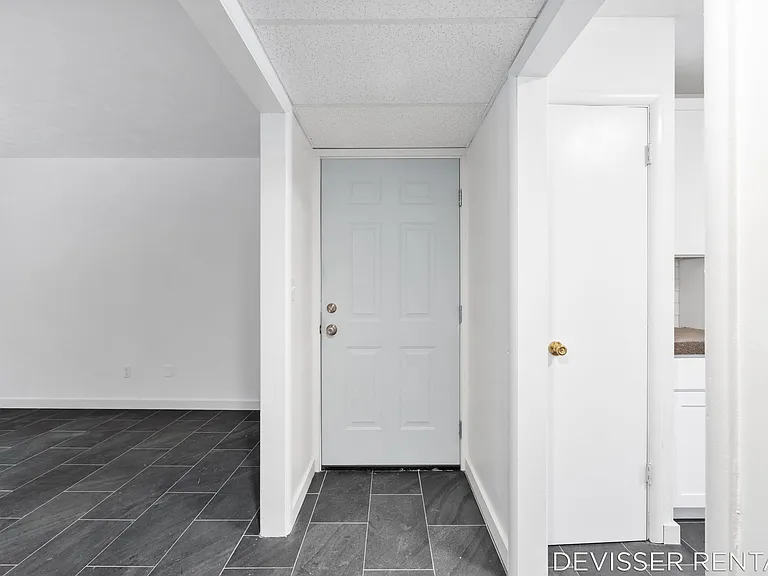 1297 32nd St #D3 — Photo 6