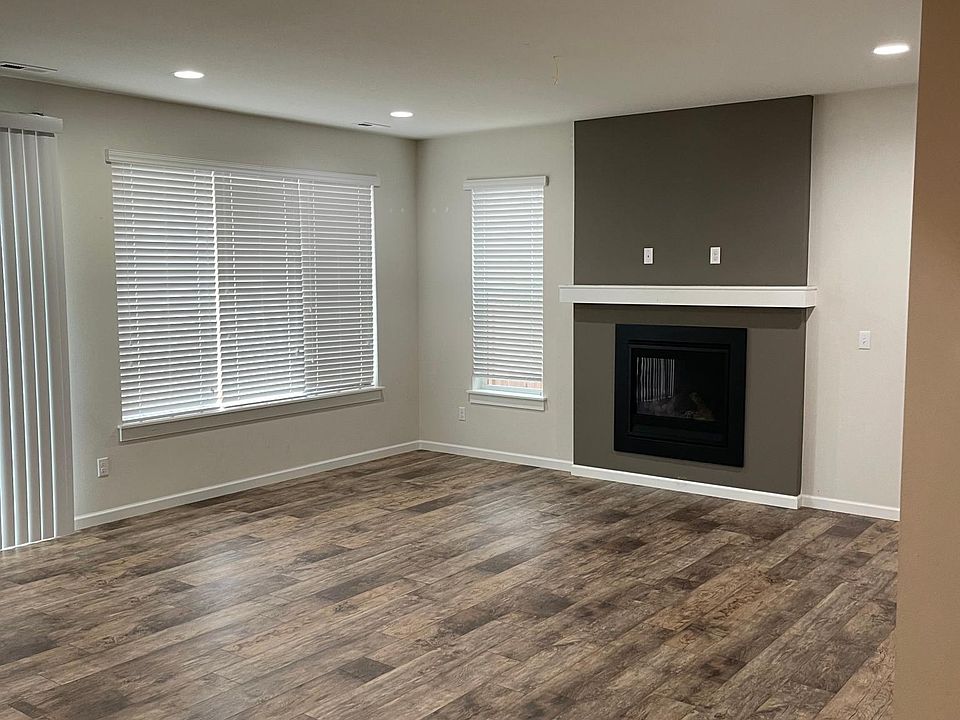 1st image of 2929 84th Ave NE