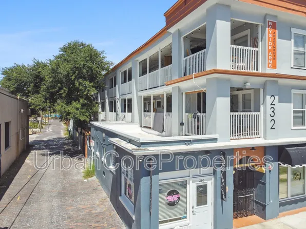 232 4th St N APT 33, Saint Petersburg, FL 33701