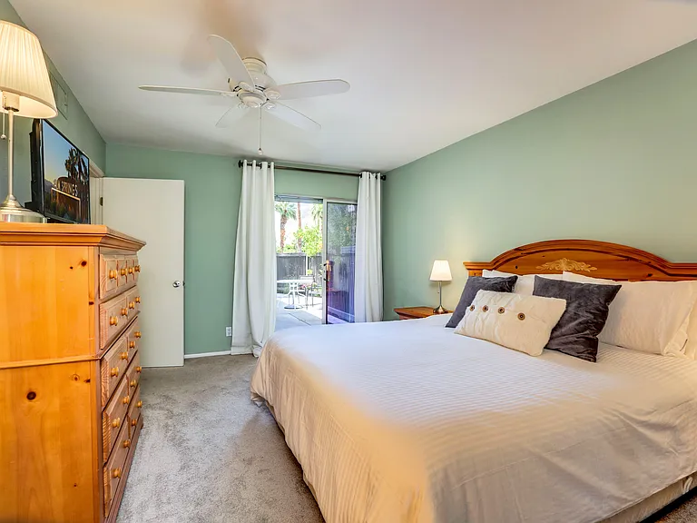1434 S Camino Real — Photo 16