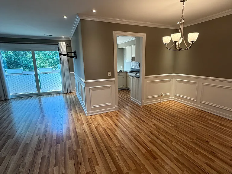 295 Coventry Cir #295 — Photo 4