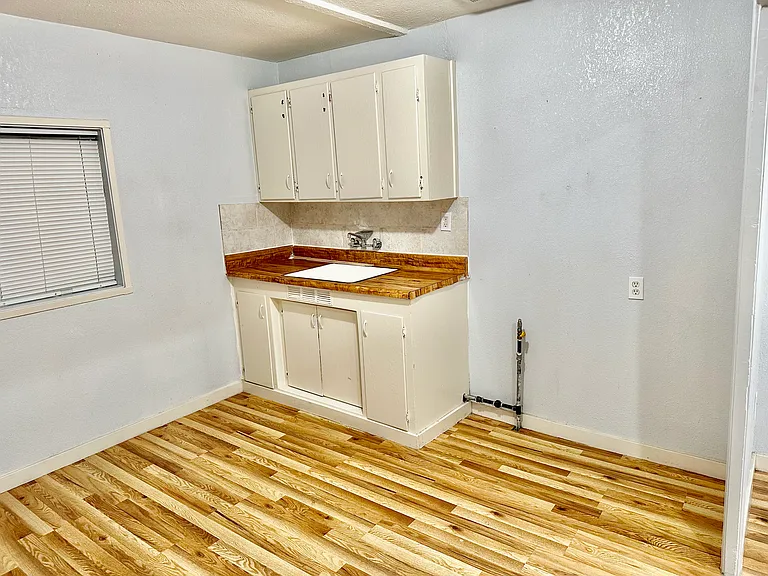 1220 1/2 Academy Ave — Photo 6