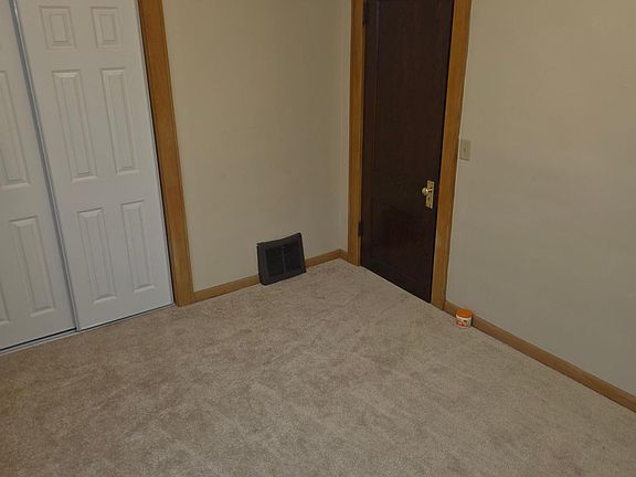 5th image of 3455 James Ave N