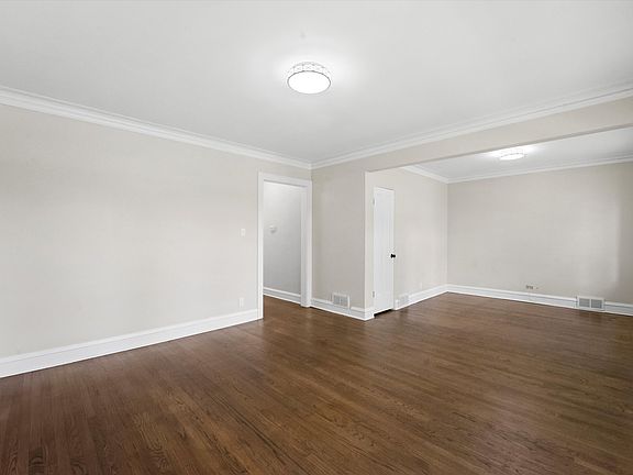 4th image of 6131 W Cornelia Ave