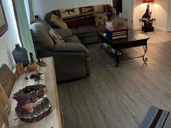 4th image of 808 Woodland Blvd