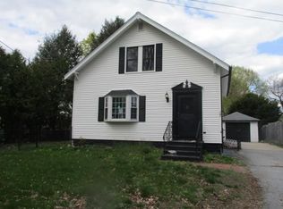 17 Rock Ave, Auburn, MA 01501
