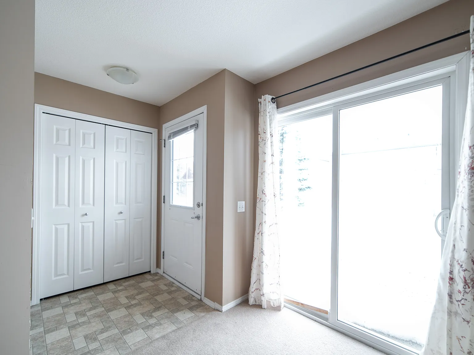 150 Edwards Drive - Condo in Ellerslie — Photo 3