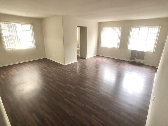 2 Bedroom - living room