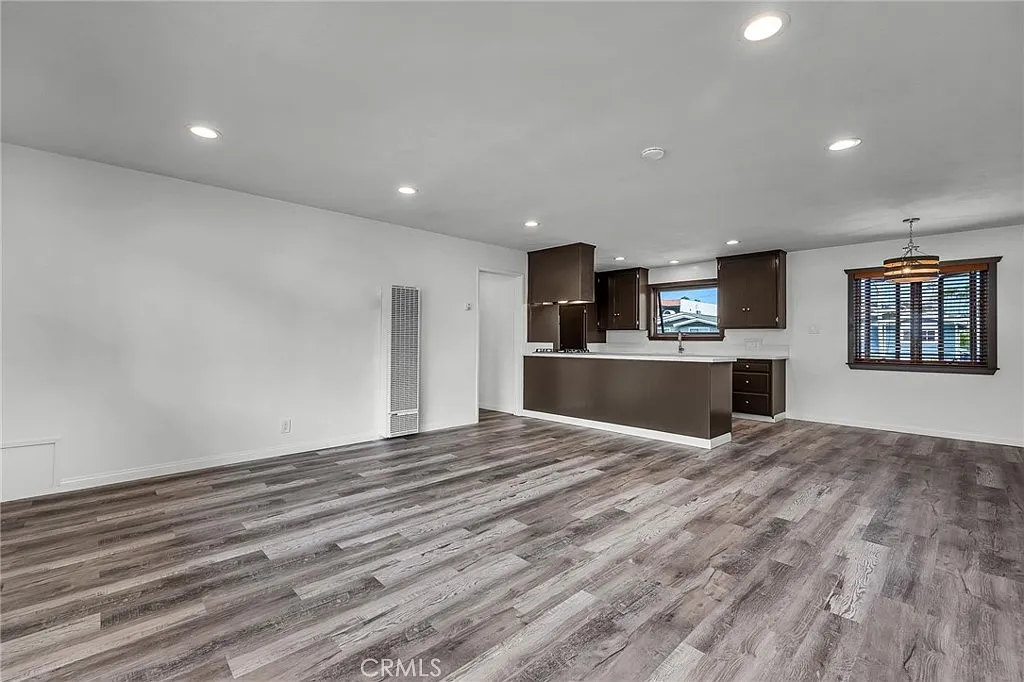 2 bed, 1050 sqft, $3,500 — Photo 3