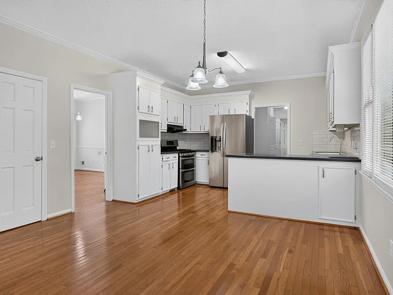 2027 Riding Ridge Rd — Photo 13