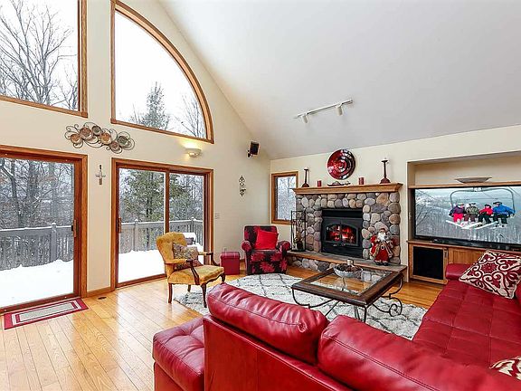 4th image of 3041 S Blake Ln
