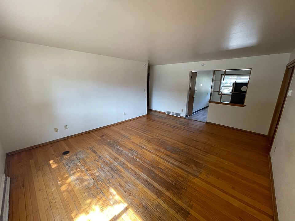 1st image of 1458 Admiral Ct #1