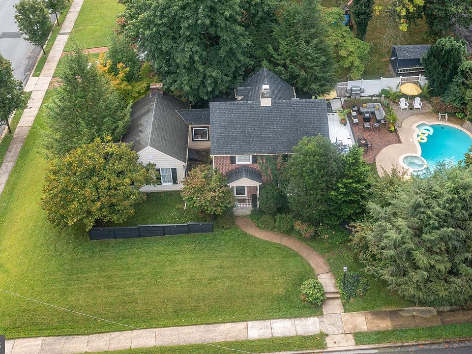 1st image of 134 Lester Ave