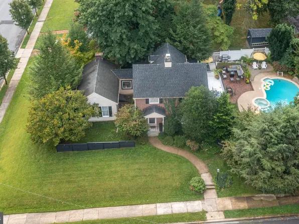 134 Lester Ave, Shillington, PA 19607