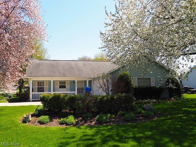 1st image of 713 Sunset Dr