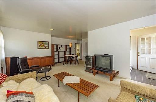 4th image of 32 Sunflower Ln