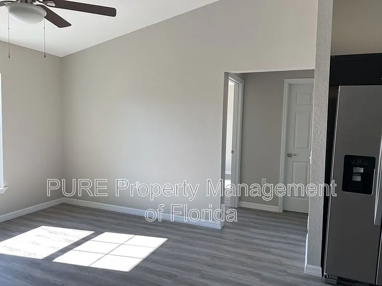 6577 SW 140th Place Rd #2 — Photo 5