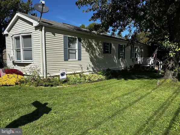 70 Vintage Ln, Honey Brook, PA 19344