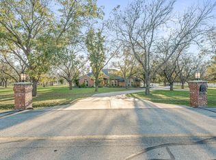 10008 Flight Plan Dr, Granbury, TX 76049