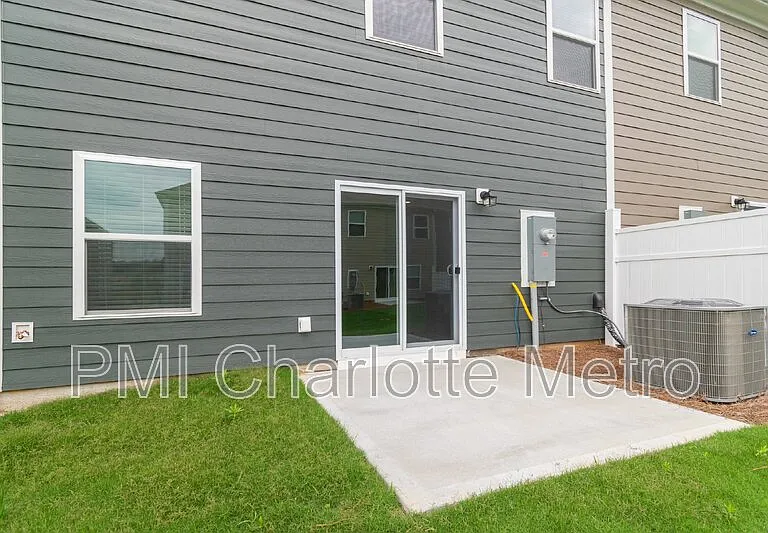 7139 Bentz St — Photo 17