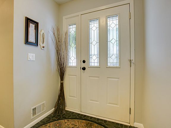 4th image of 7924 Idaho Cir N