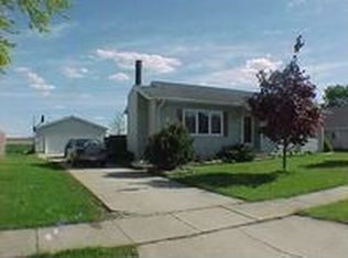 2733 Prescotts Dr, Waterloo, IA 50701