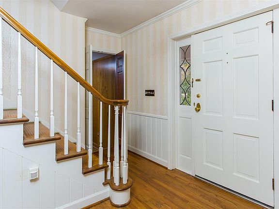 5th image of 5 Chanticleer Dr