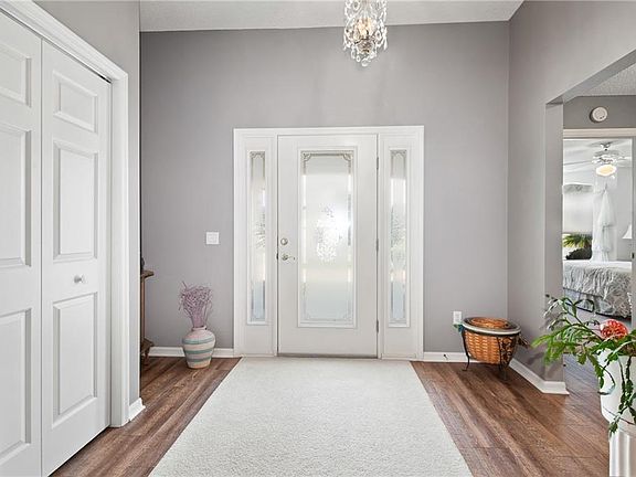 5th image of 1902 De Hoyos Pl