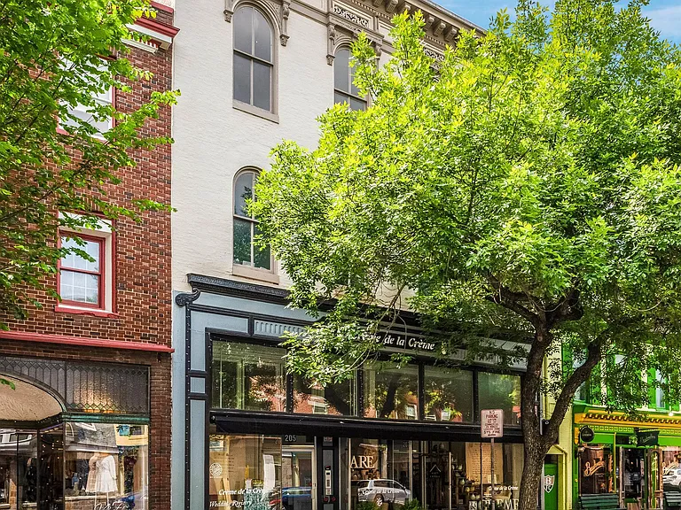 205 N Market St — Photo 15