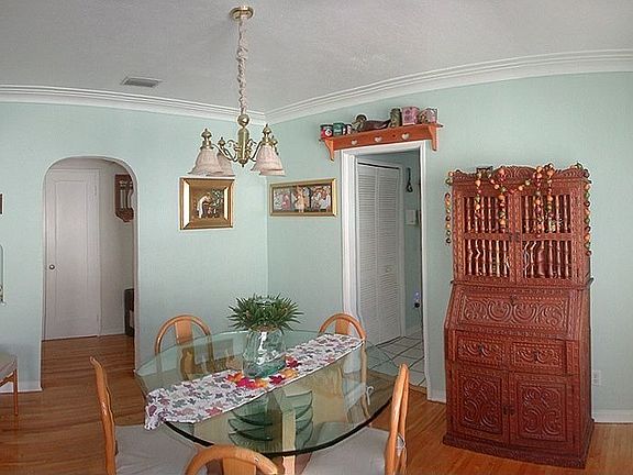 Spacious Dining Room