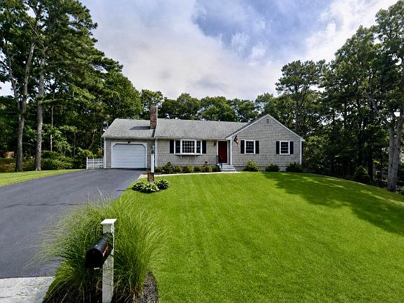 2nd image of 90 Lady Slipper Drive