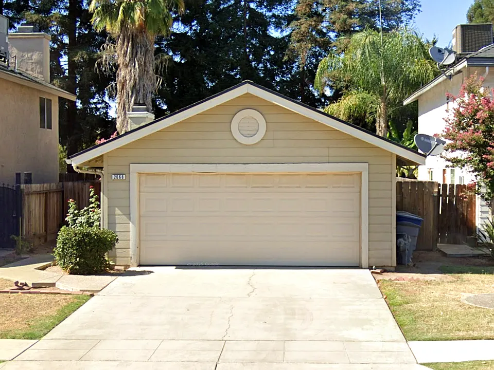 2068 W Magill Ave