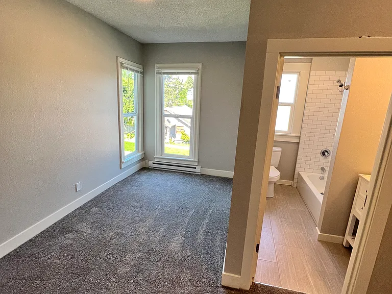 1224 N I St #202 — Photo 11