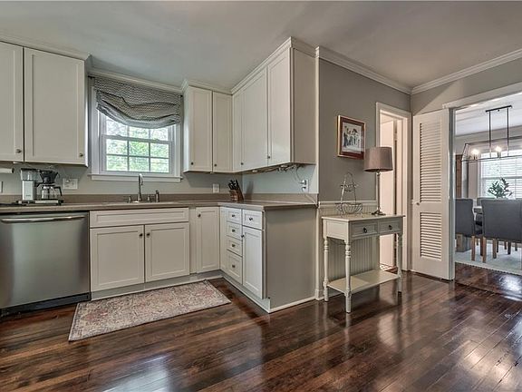 3rd image of 4804 W 57th St