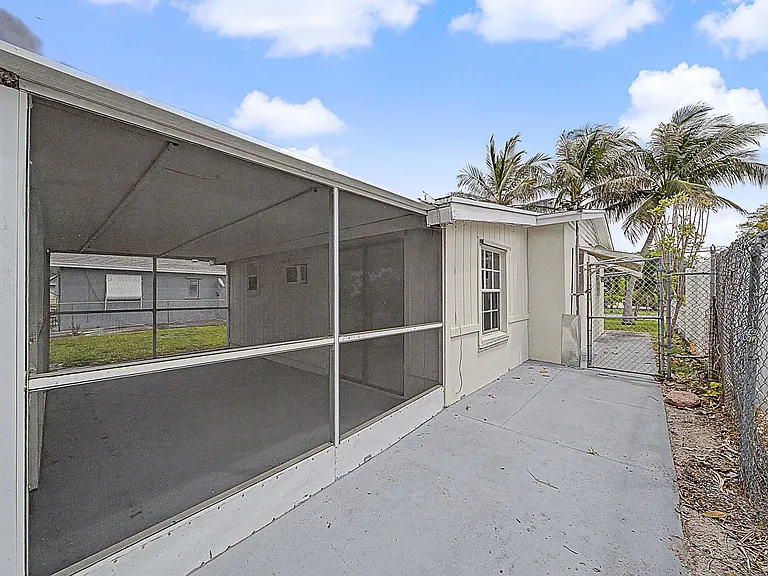 301 SE 21st Ave — Photo 36
