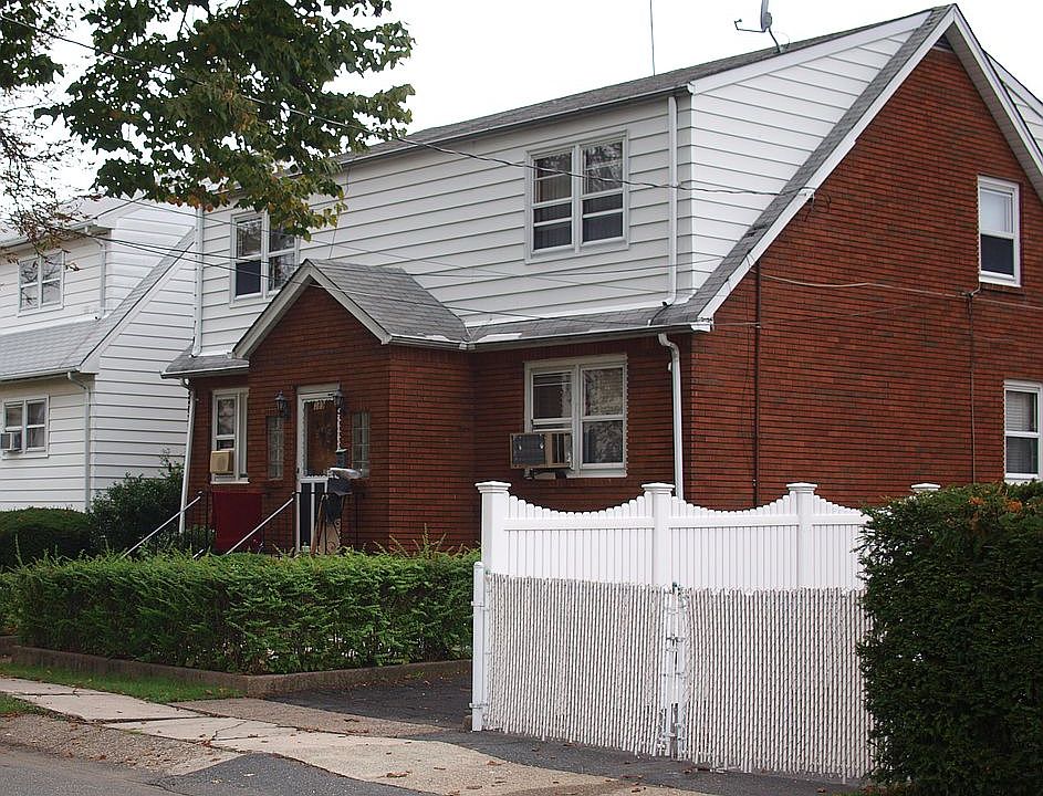 1st image of 389 Banta Ave