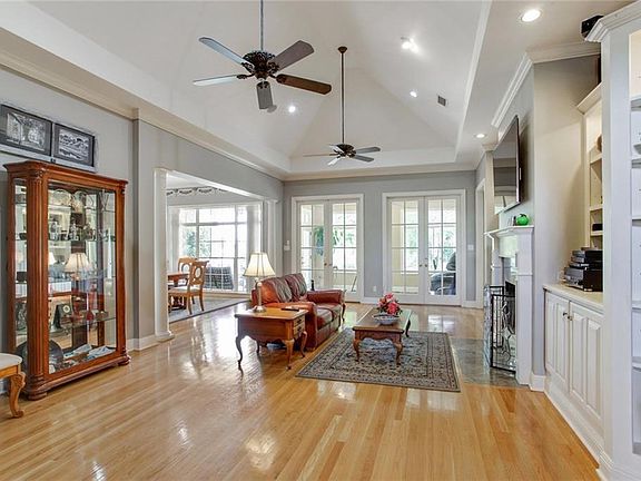 5th image of 152 Harbour Town Ct