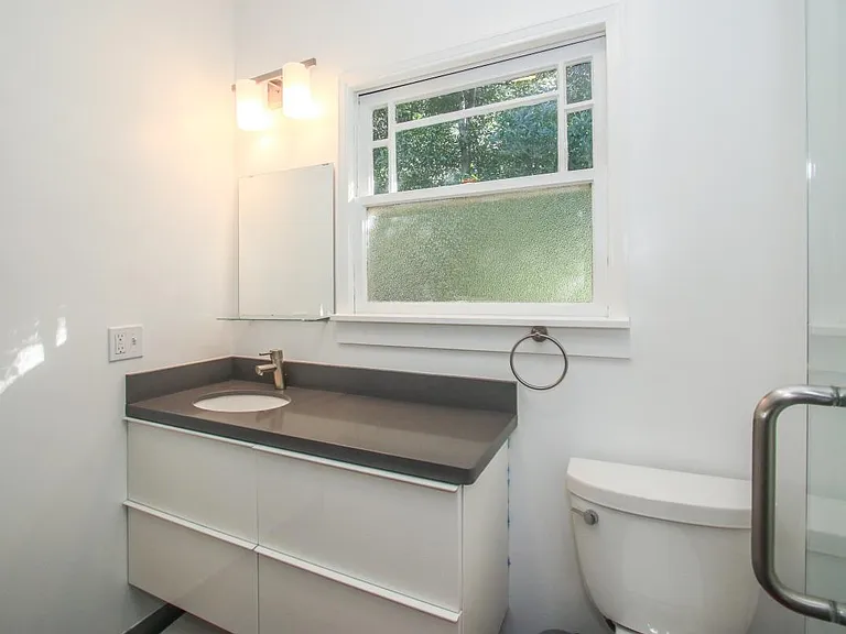 2403 Hillside Ave — Photo 27