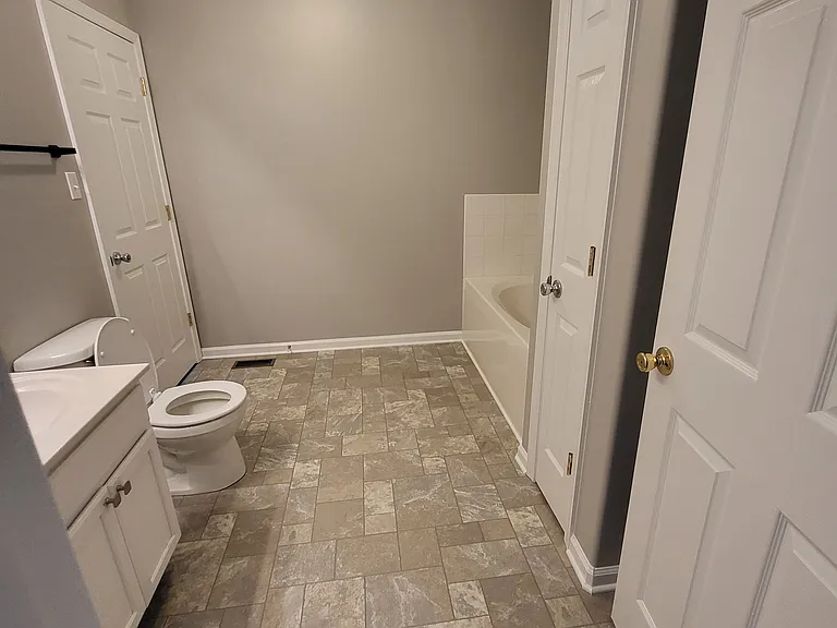 114 Vince Dr — Photo 41