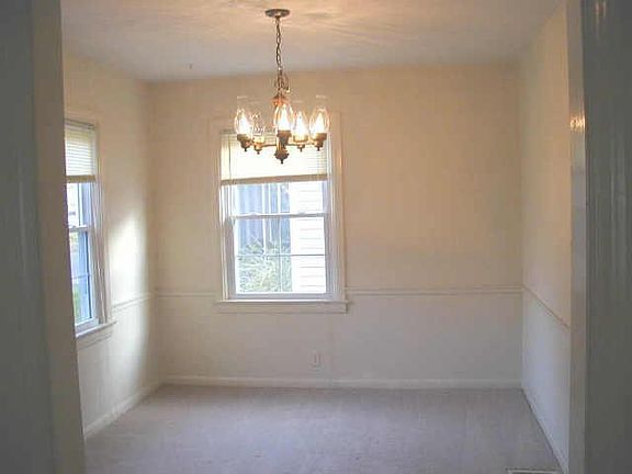 4th image of 6118 E Evanston Ave