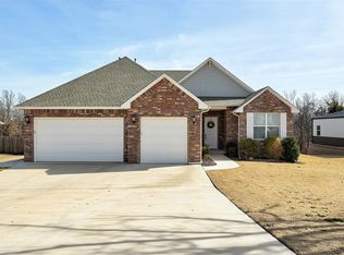 8930 Tall Oaks Dr, Guthrie, OK 73044