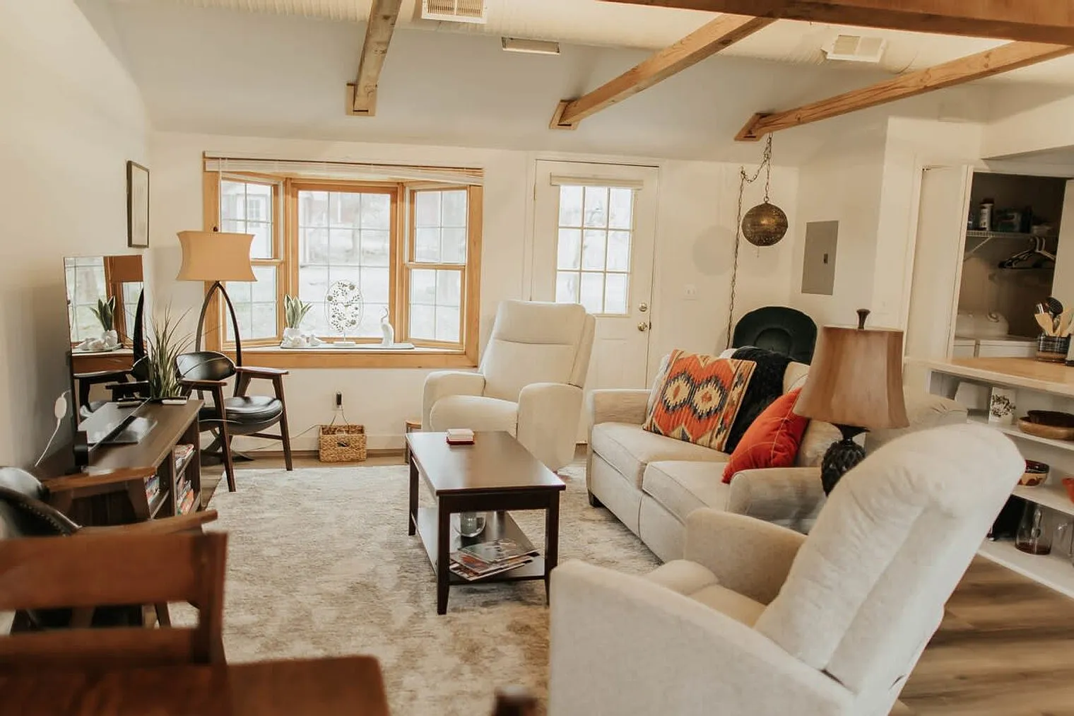 3 bed, 2.0 bath, $5,123 — Photo 1