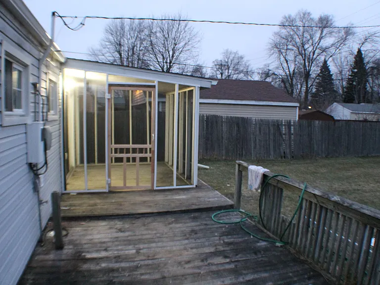 469 Woodlawn Ave — Photo 16