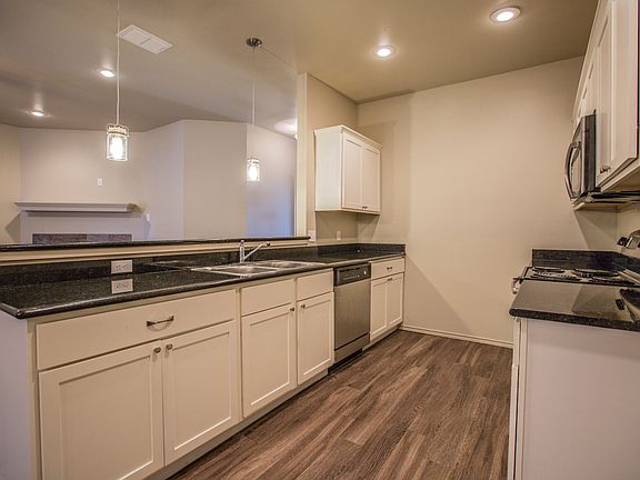 4th image of 2114 10th St