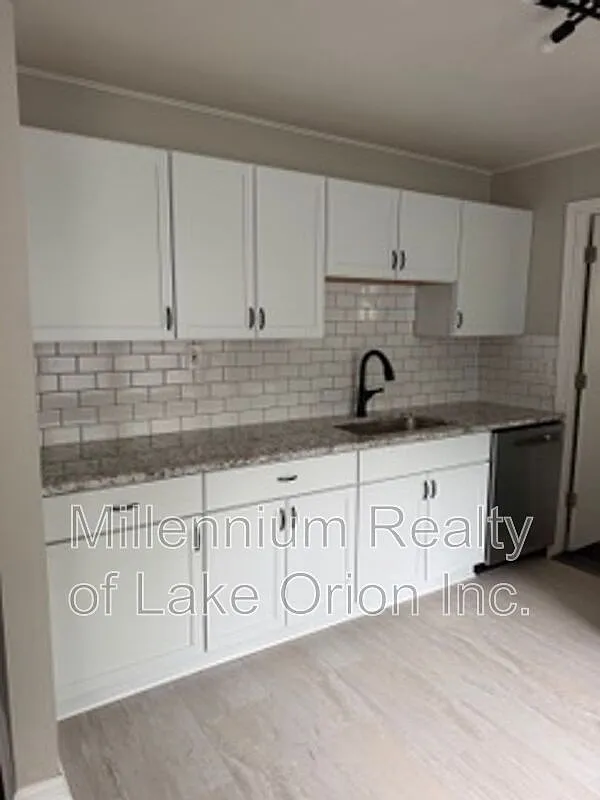 3 bed, 1.0 bath, $1,350 — Photo 4