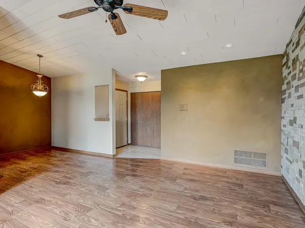 201 Memory Ln Unit 3, Westmont, IL 60559
