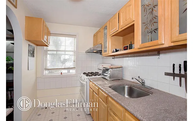 Sold by Douglas Elliman | media 23