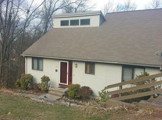 77 Skyridge Dr, Springfield, MA 01128