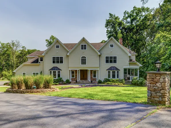 275 Chestnut Grove, Guilford, CT 06437