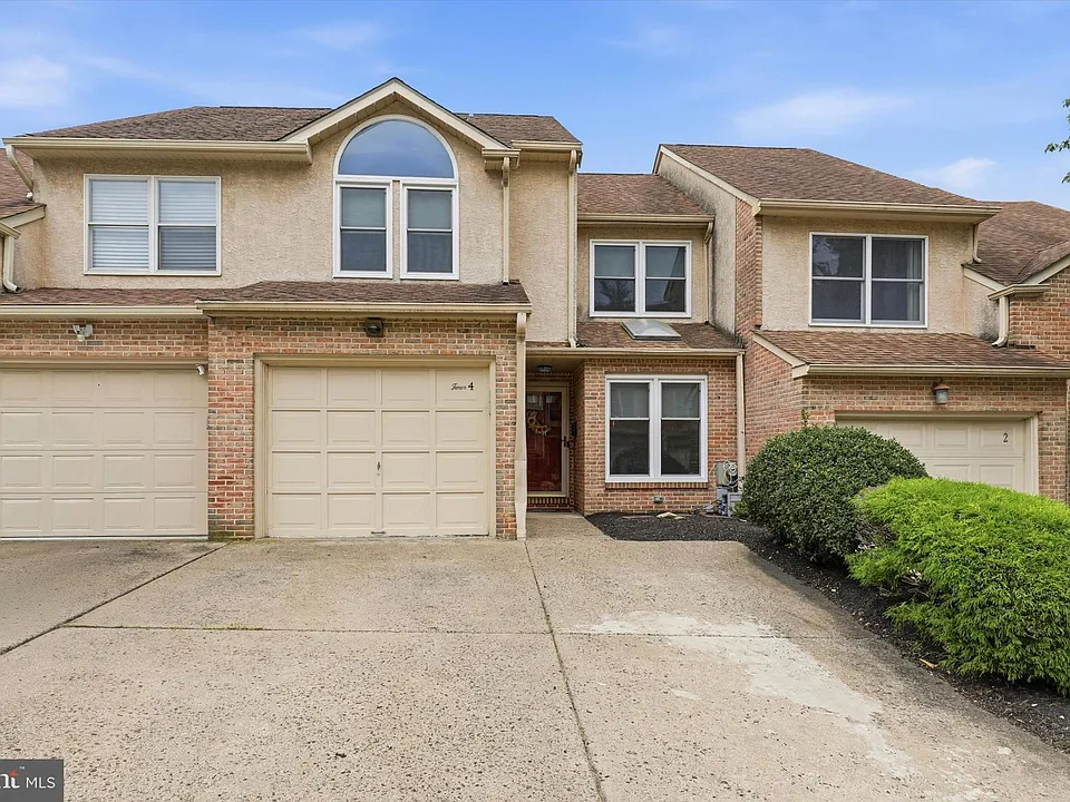 4 Summit Ct